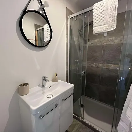 דירה Duplex Urbain Spacieux A *