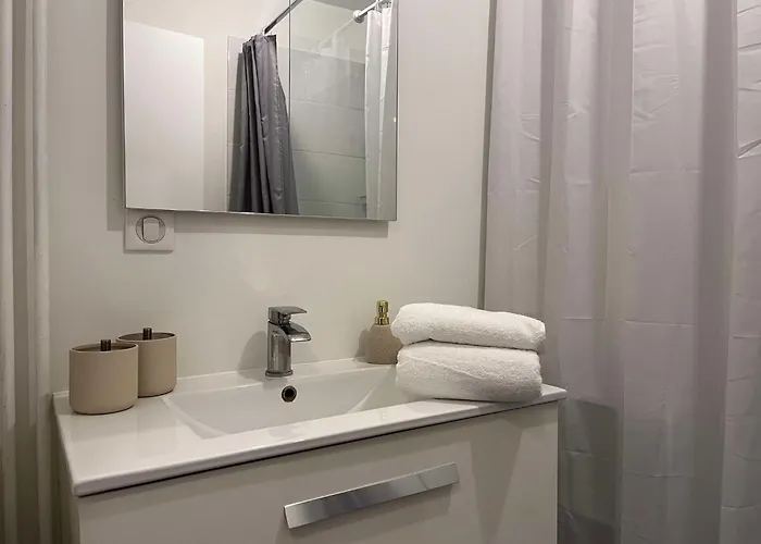 Duplex Urbain Spacieux A *